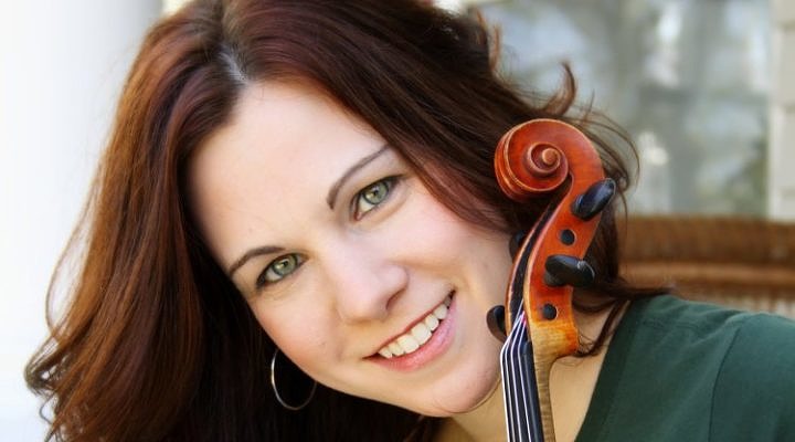 Fiddle player April Verch
