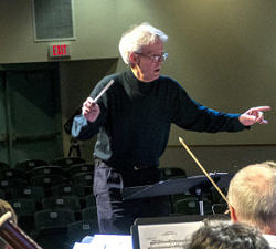 Mark Nelson conducting