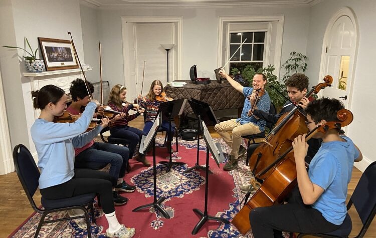 violinists playing chamber music 